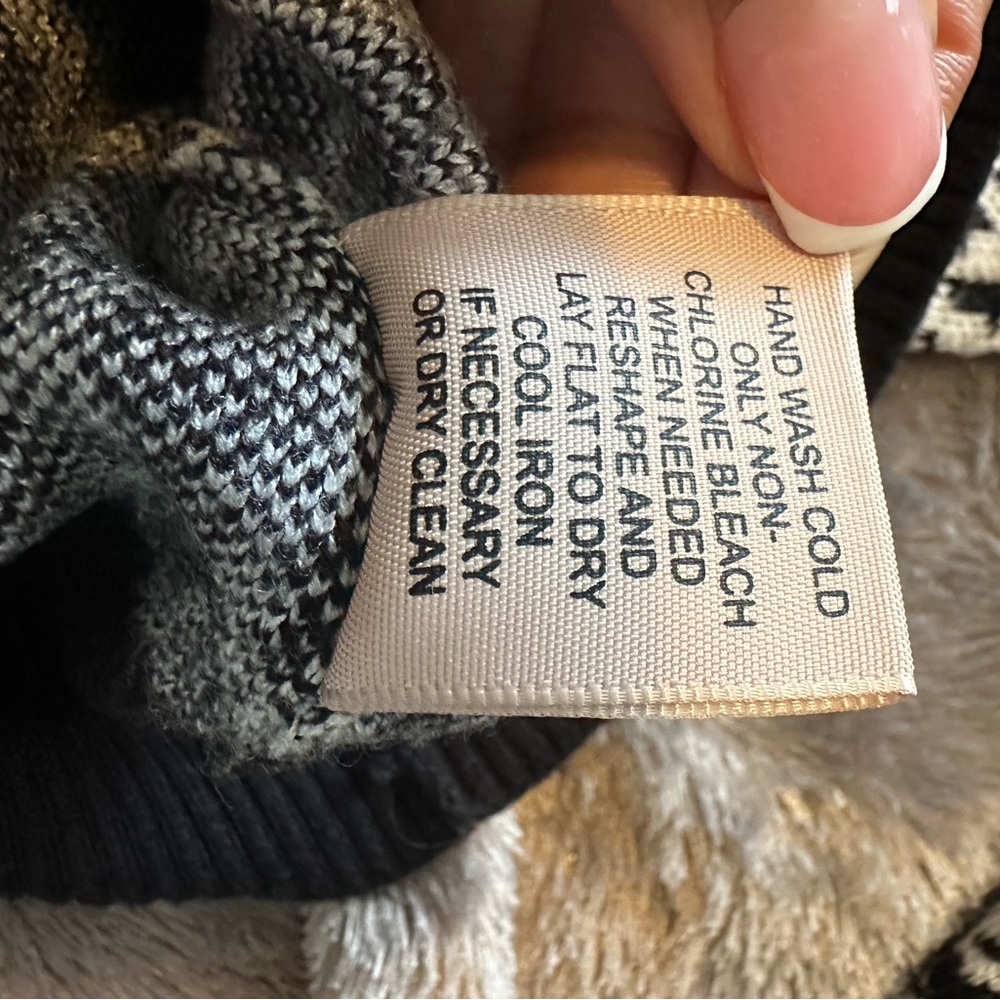 Philosophy Monochrome Houndstooth Knit Top - Picture 5 of 8